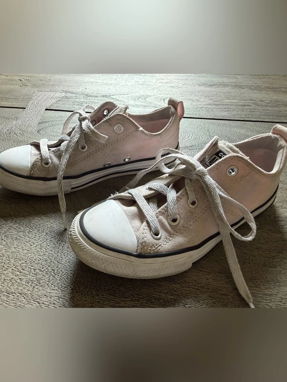 Converse Kids Low-Top Canvas Sneakers in Light Beige